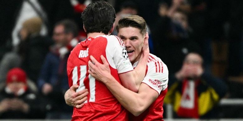 Penyerang Arsenal, Viktor Gyokeres dan Declan Rice merayakan gol ke gawang Inter Milan. Pertandingan Liga Champions Inter vs Arsenal digelar di Stadion San Siro, Milan, pada Rabu (21/1/2026) dini hari WIB.