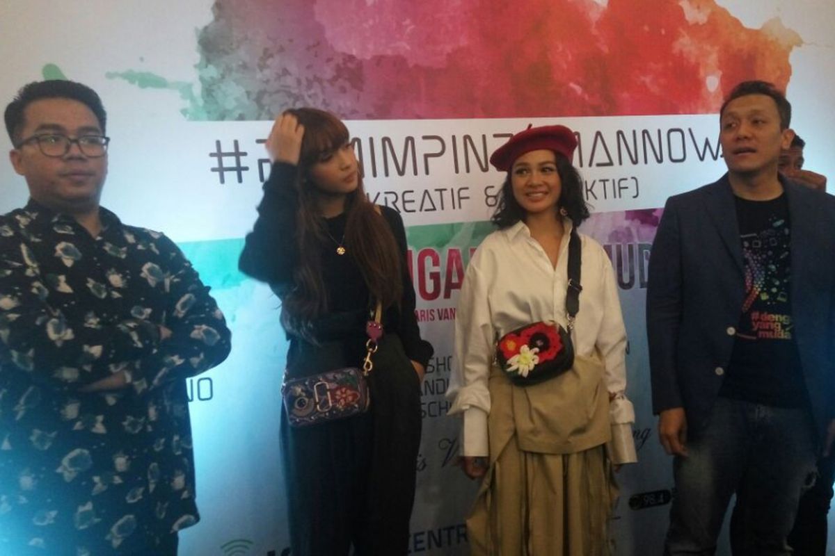 Andien menjadi salah satu pembicara dalam program #DengarYangMuda di Parijs Van Java Mall Bandung, Jumat malam (4/11/2017).