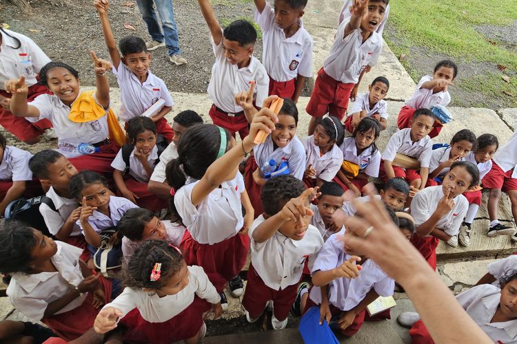 Wabup Ngada Berkomitmen Kasus Siswa Bunuh Diri Tidak Boleh Terjadi Lagi
