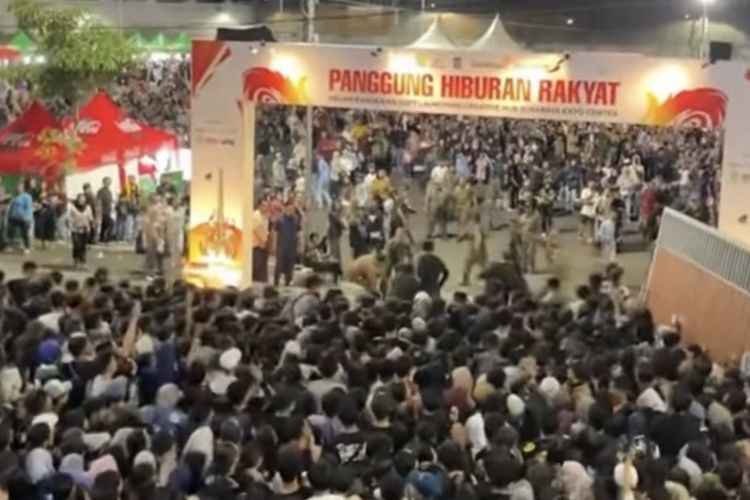 12 Orang Dilarikan ke Rumah Sakit, Usai Ricuh Konser Denny Caknan di Surabaya