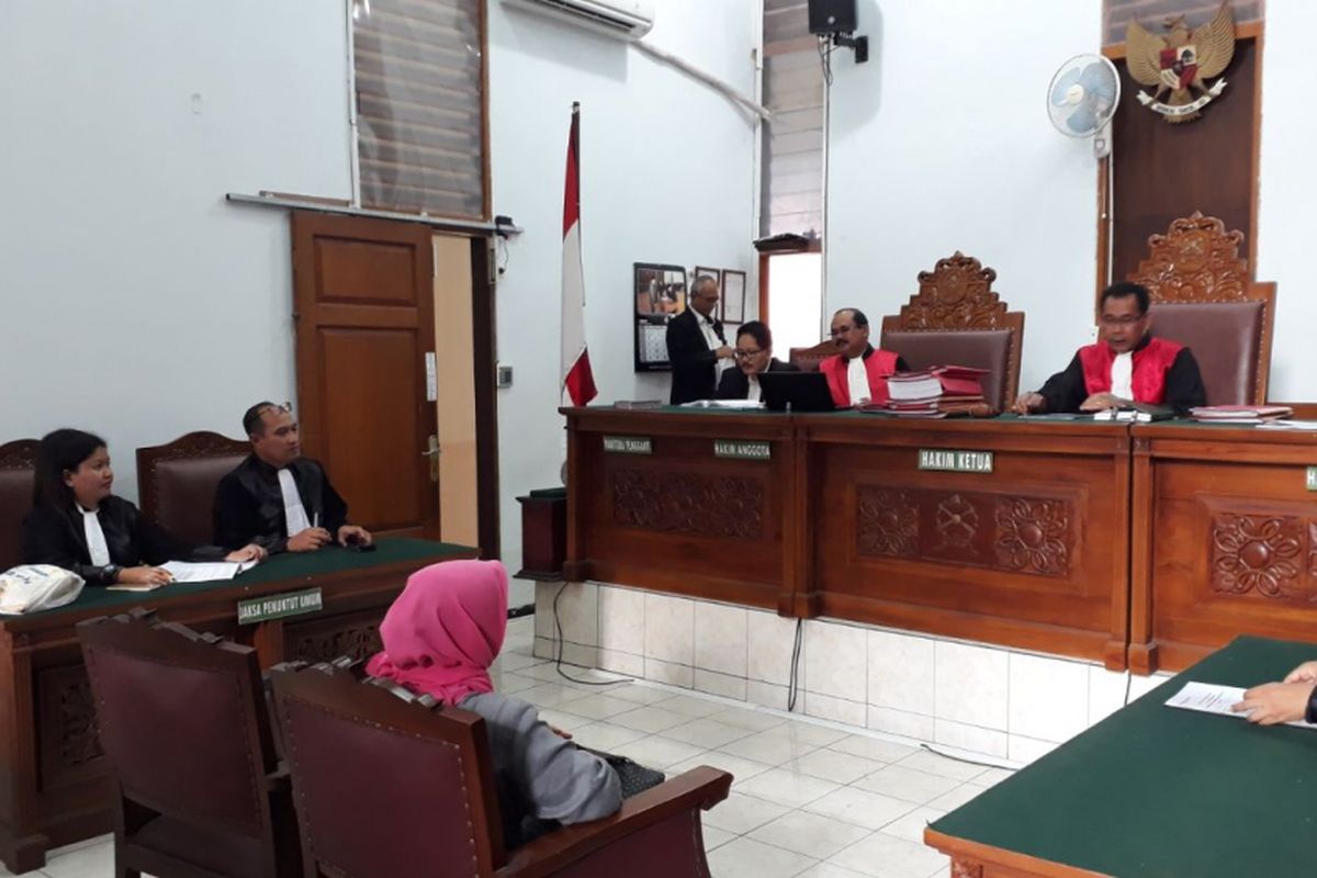 Jaksa penuntut umum (JPU) membacakan replik atau tanggapan atas nota pembelaan (pleidoi) Asma Dewi dalam persidangan di Pengadilan Negeri Jakarta Selatan, Selasa (27/2/2018).