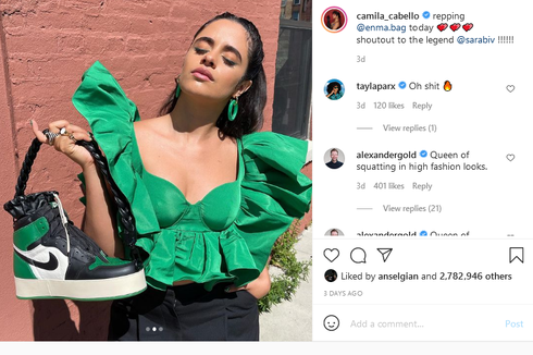 Gaya Camila Cabello, Pakai Tas Tangan Bentuk Sepatu Air Jordan 1