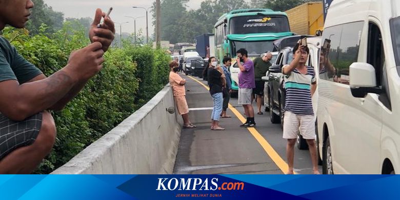 Macet Parah Tol Purbaleunyi Arah Jakarta, Pengemudi Terjebak Lebih dari 7 Jam
