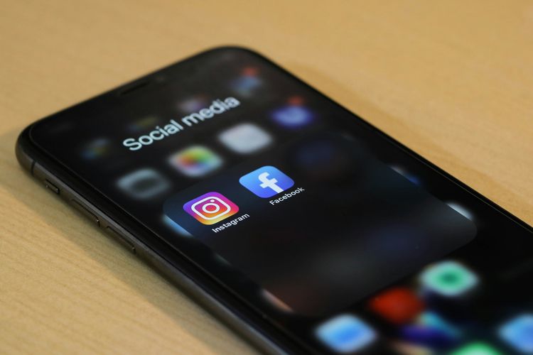 Cara untuk memosting reels Instagram secara otomatis ke Facebook.