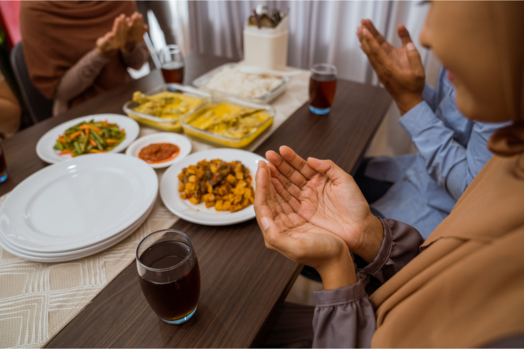 Bacaan Niat Mengganti Puasa Ramadhan dan Tata Caranya