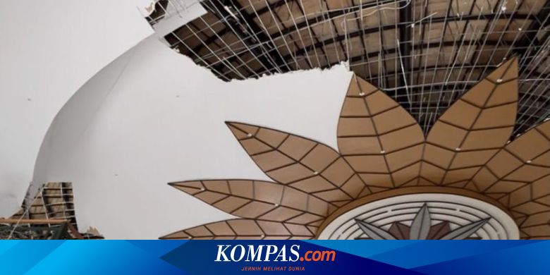 Baru 2 Bulan Diresmikan, Plafon Masjid Tanjak Batam Sudah Roboh - Vimarsana News