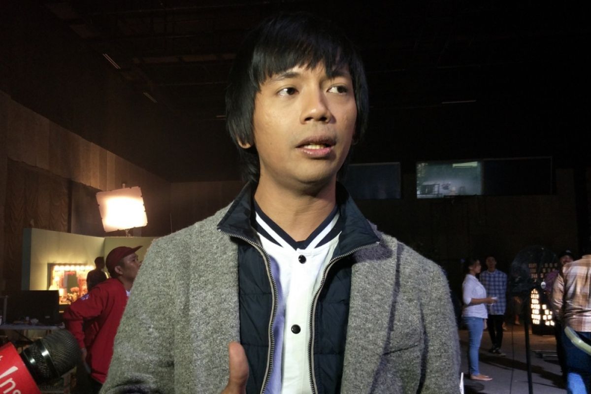 Rian DMasiv ditemui di sela shooting video klip untuk singel Pernah Memiliki di Karnos Studio, Cibubur, Depok, Jawa Barat, Selasa (6/2/2018) sore.