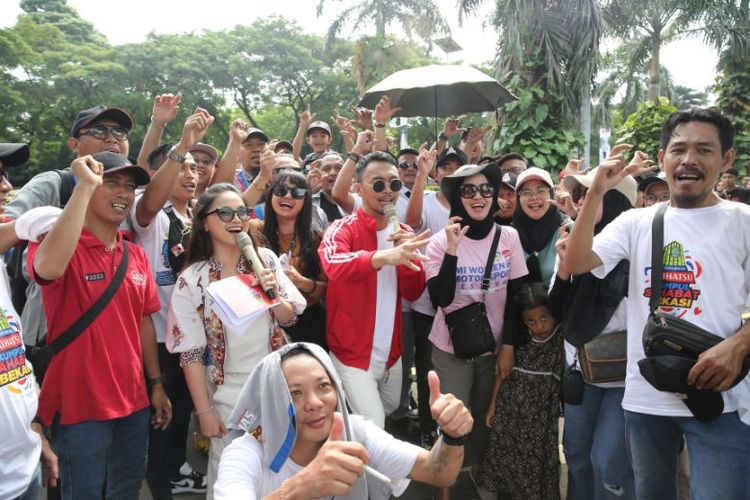 Para peserta antusias mengikuti games pada acara Daihatsu Kumpul Sahabat Bekasi.