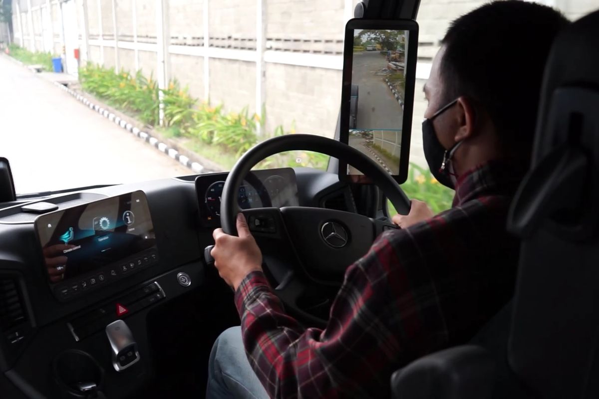 Test drive truk Mercedes-Benz Actros