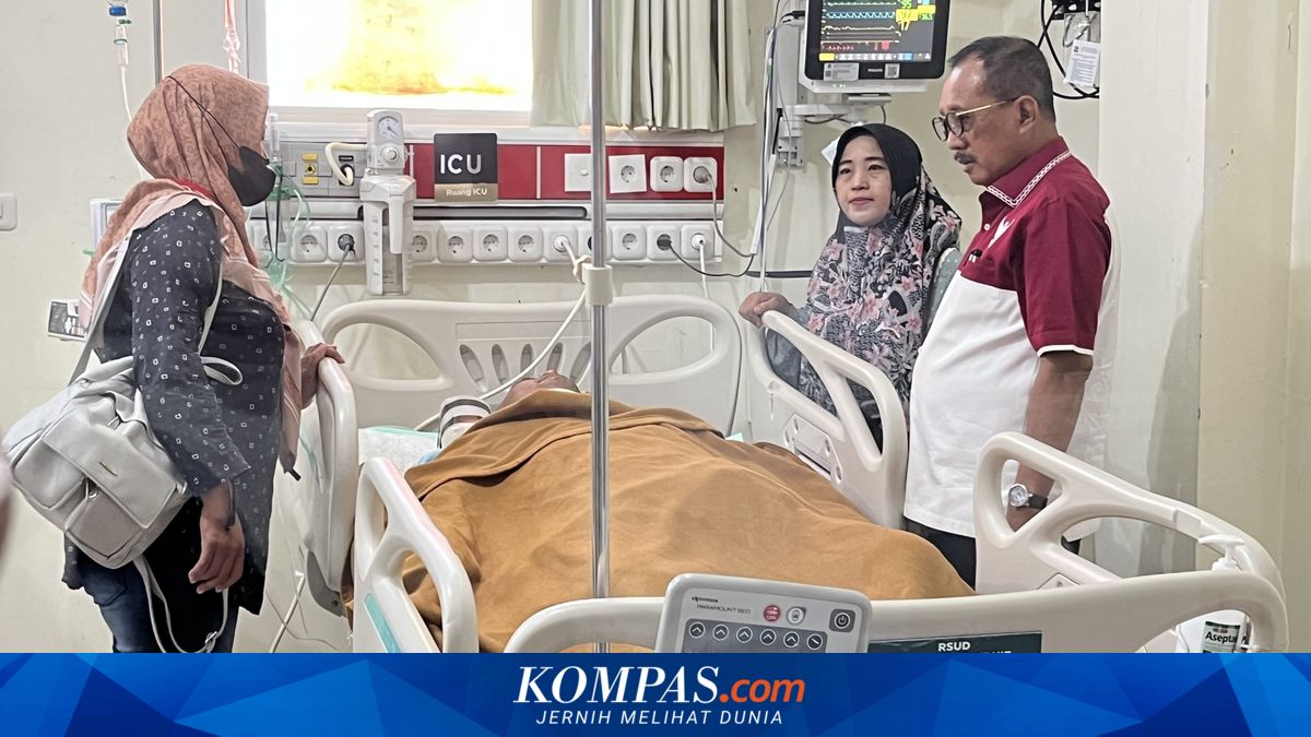 Armuji Meneteskan Air Mata Saat Kunjungi Korban Kericuhan Konser Denny Caknan