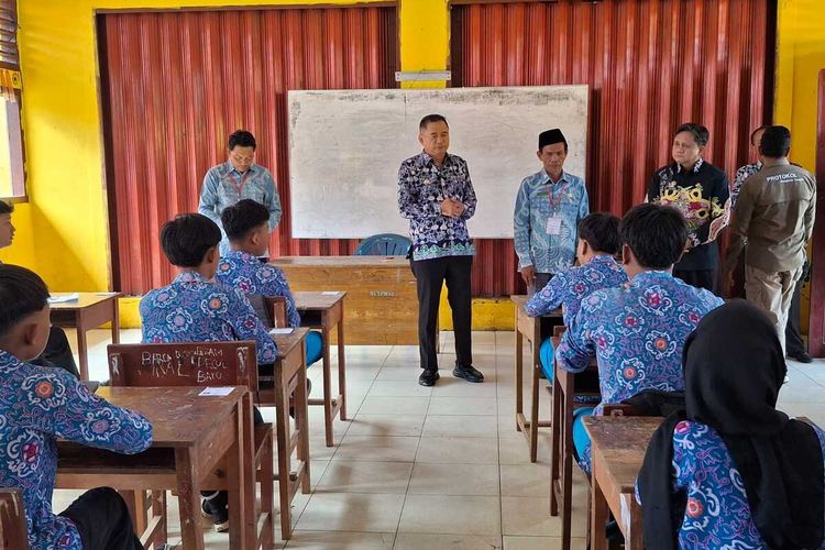 Bupati Bengkulu Tengah: Jangan Ada Siswa Tak Lanjut Sekolah, Ada Masalah Temui Saya...