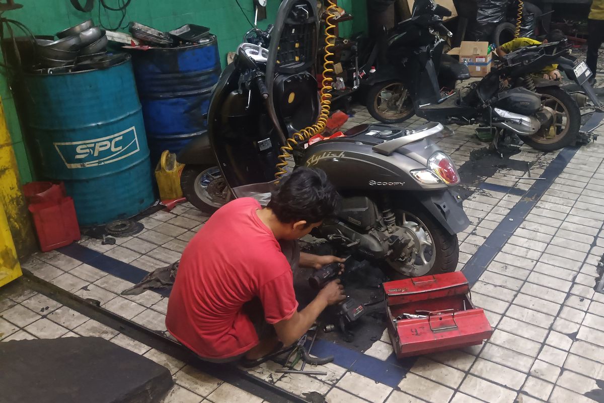 Bengkel motor, merawat skutik