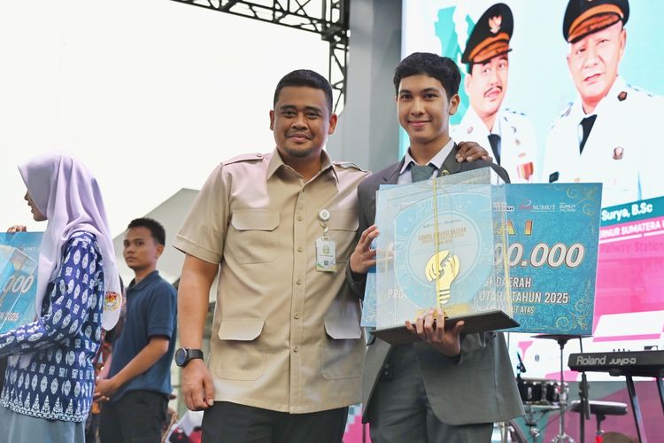 Gubernur Sumatera Utara (Sumut) Muhammad Bobby Nasution membuka North Sumatera Inovation Day 2025 di Parkiran Kartini Kantor Gubernur Sumut Jalan R.A Kartini Medan, Rabu (19/11/2025).