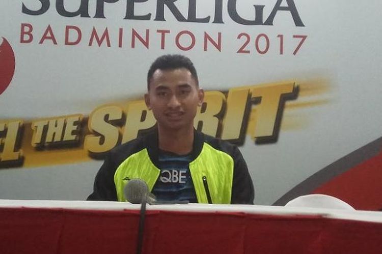 Pemain tunggal putra Indonesia, Tommy Sugiarto, menghadiri sesi konferensi pers seusai memperkuat Berkat Abadi pada partai pertama penyisihan Grup B Djarum Superliga 2017, Seninn (20/2/2017).