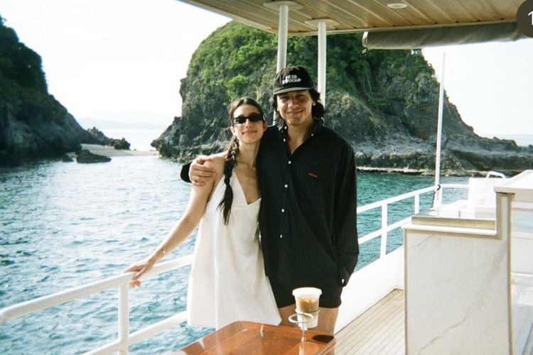 Potret kemesraan Aktor Jefri Nichol dan sang kekasih, Ameera Khan.