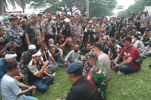 [POPULER NUSANTARA] Fakta di Balik Bentrok Massa di Karawang | Adu Jotos Dua Polisi dan Satu Anggota TNI di Ambon 