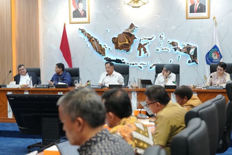 Dukung Program Perumahan, Mendagri Bahas Rencana Pembangunan 2.200 Rumah Papua Pegunungan hingga Gentengisasi