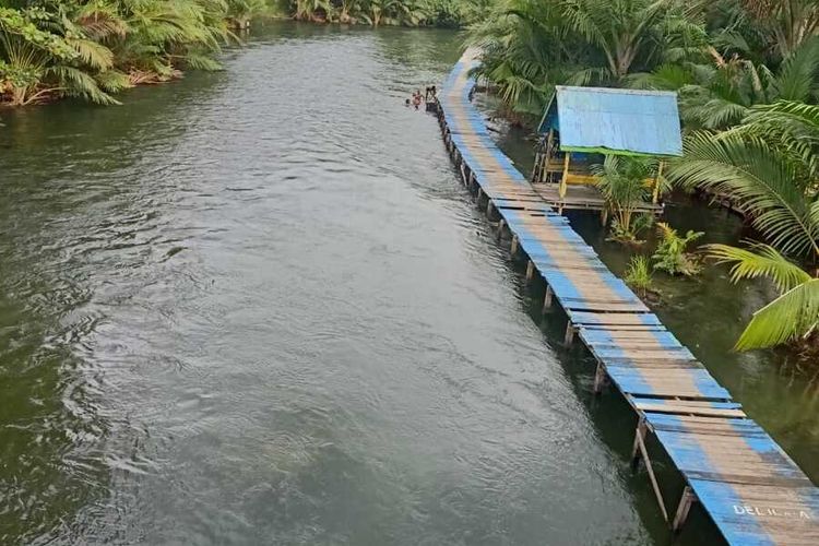 Sungai Jaifuri terbentang luas di Kampung Yokiwa, Distrik Sentani TImur, Kabupaten Jayapura, Papua.