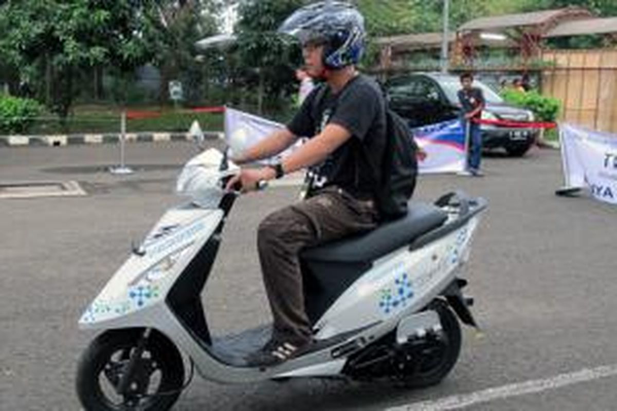 Test ride TVS Scooty di JiExpo Kemayoran, Jakarta Pusat, Sabtu (14/6/2014).