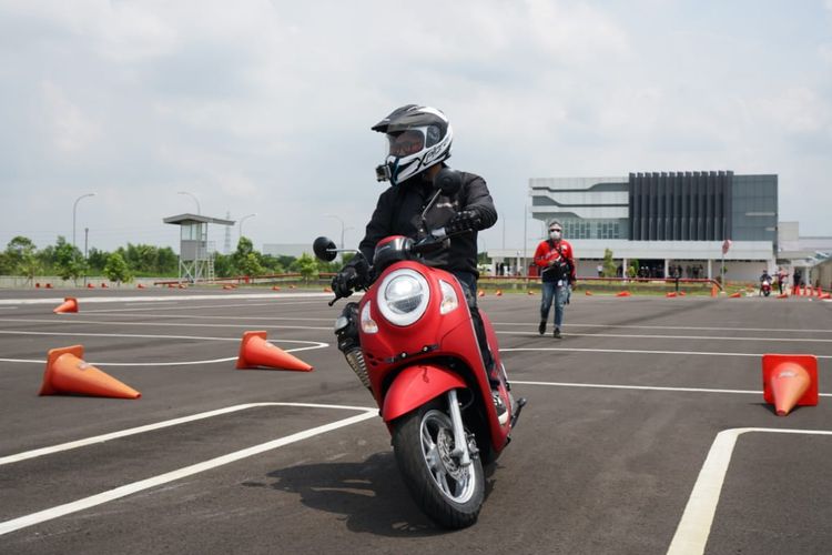Jajal All New Honda Scoopy di  AHM Safety Riding and Training Center, Cikarang, Jawa Barat.