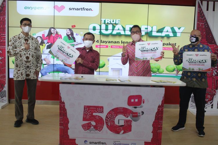 Smartfren dan Mora Telematika Indonesia (Moratel) menjalin kemitraan dengan menghadirkan produk terbaru bernama True QuadPlay
