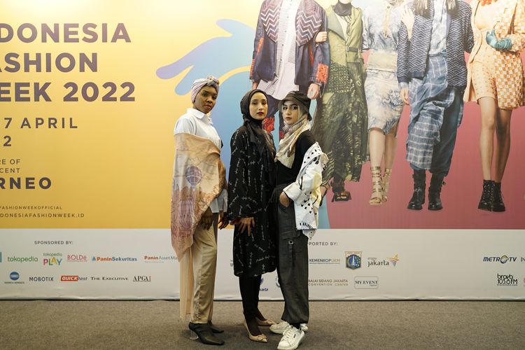 Mishka Project powered by Makaila Haifa berkolaborasi dengan LY Premium Scarf