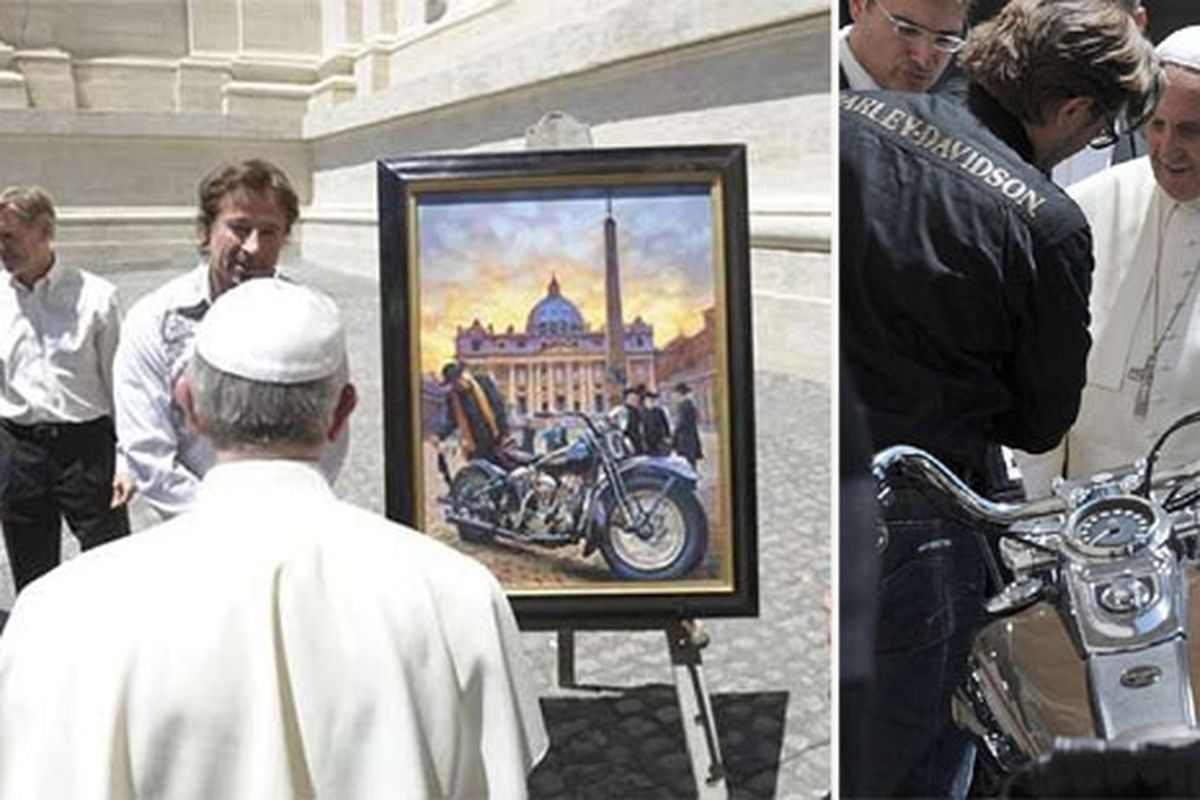 Paus Fransiskus mendapat hadiah Harley-Davidson setelah memberkati 1.400 bikers.
