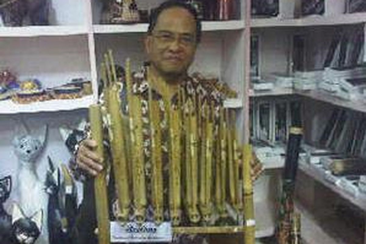 Angklung yang dijual di Capetown