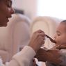 Cermati, Waktu Tepat Beri Makanan Padat untuk Bayi