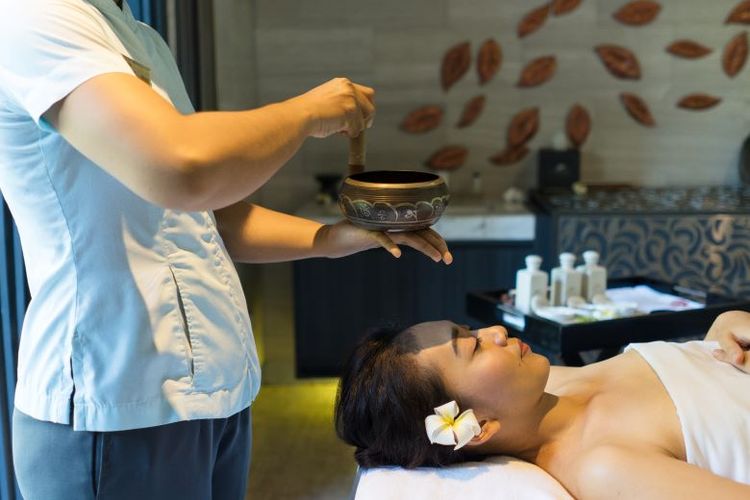 Meditasi sound-bath juga menjadi salah satu produk wellness yang ditawarkan Eat.Pray.Spa di Heavenly Spa dari Westin Resort Nusa Dua. 