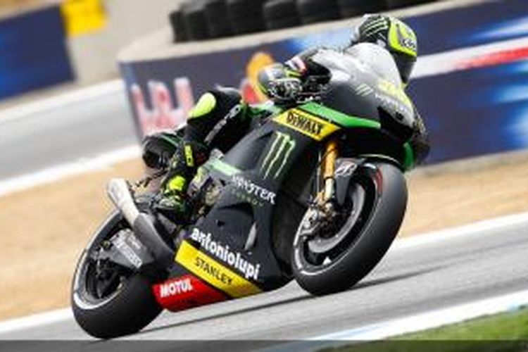 Pebalap Yamah Tech 3, Cal Crutchlow, membalap di Sirkuit Laguna Seca pada balapan GP Amerika Serikat, Jumat (19/7/2013).