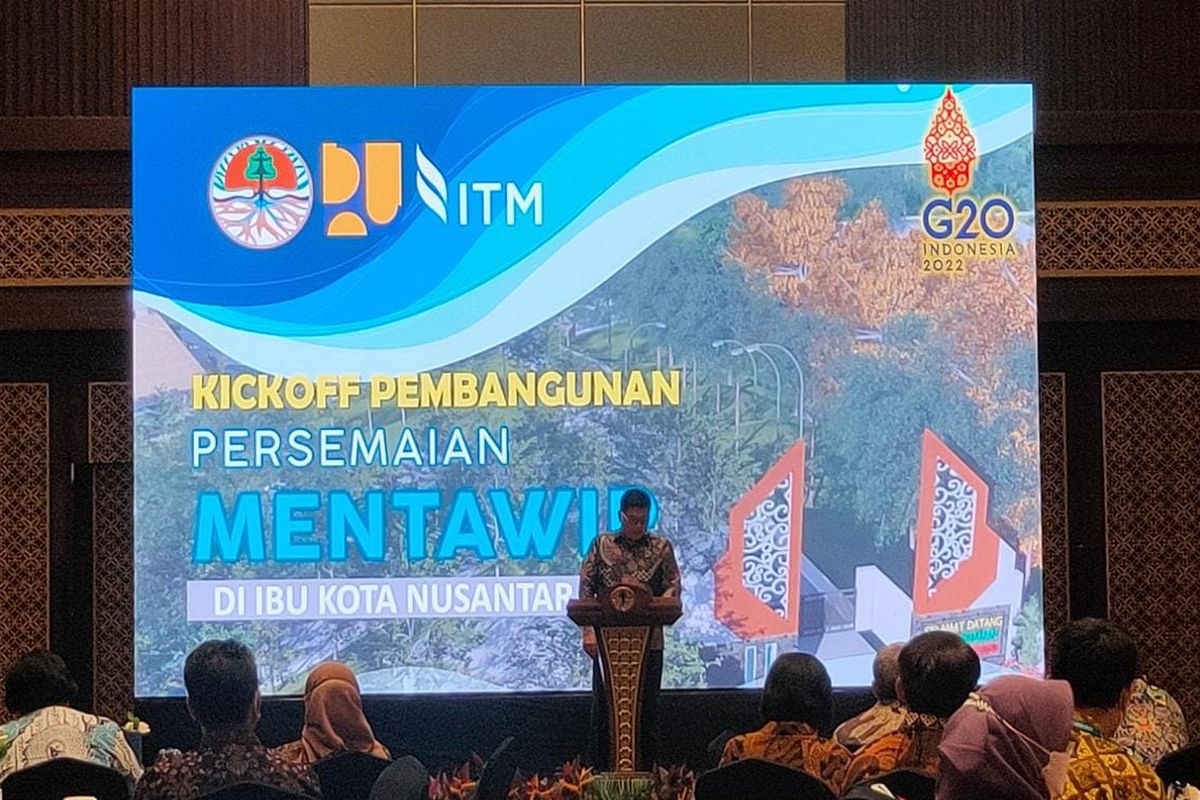 Direktur Utama ITMG Mulianto saat acara Kickoff Pembangunan Persemaian Mentawir pada 18 Mei 2022 di Hotel Sultan Jakarta.