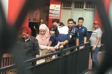 Usai Jenguk Ahmad Dhani, Mulan Jameela Tinggalkan Rutan Cipinang dengan  Bungkam