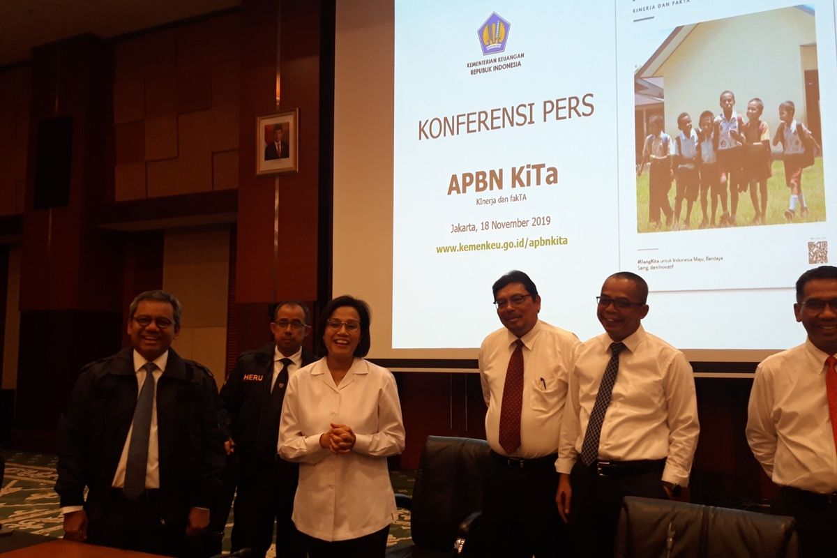 Menteri Keuangan Sri Mulyani Indrawati ketika akan memaparkan kinerja dan tantangan APBN periode Oktober 2019 di Jakarta, Senin (18/11/2019).