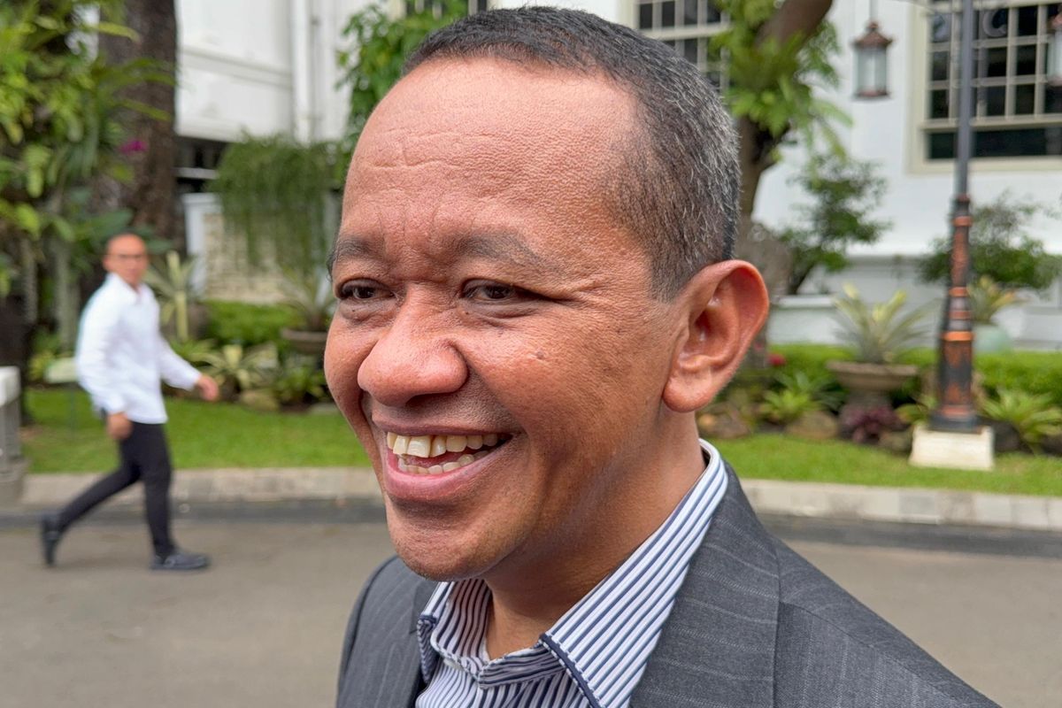 Hoaks: Menteri ESDM Bahlil Wajibkan Rakyat Pakai Motor Listrik atau Keluar Indonesia
