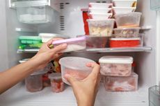 6 Cara Susun Makanan di Freezer, agar Mudah Dicari dan Tidak Lupa