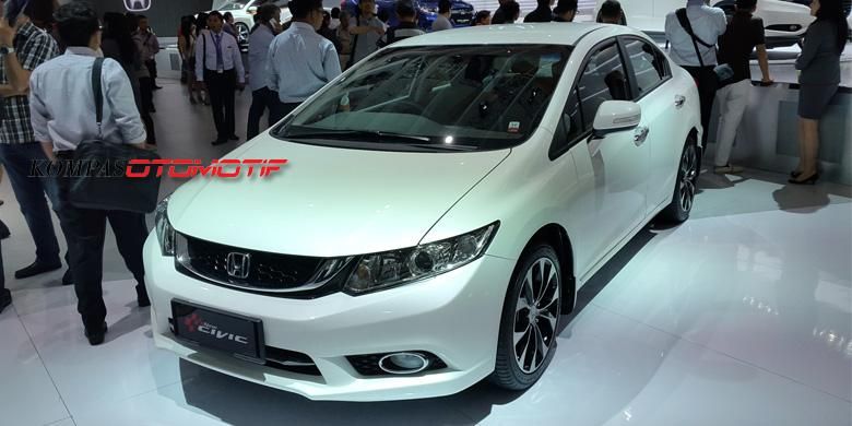 Tampang Honda New Civic makin agresif.