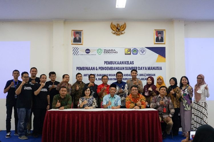 Juara Coding membuka Kelas Pelatihan Pembinaan dan Pengembangan Sumber Daya Manusia bagi 120 siswa terbaik dari SMKN 4 Jakarta, SMKN 36 Jakarta dan SMK Perguruan Cikini 1 Jakarta pada Kamis, 9 Maret 2023.