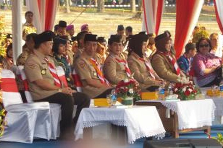 Presiden Joko Widodo saat hadir dalam peringatan Hari Pramuka ke-54 di Bumi Perkemahan Cibubur, Jakarta, Minggu (16/8/2015).