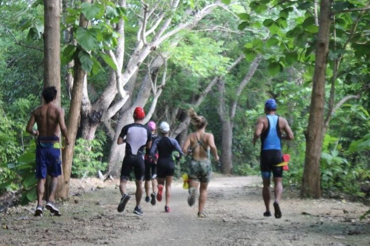 Kegiatan Bali Swim Trail Challenge 2020 yang menggabungkan dua jenis olahraga ini untuk membangkitkan pariwisata Bali di tengah pandemi corona.