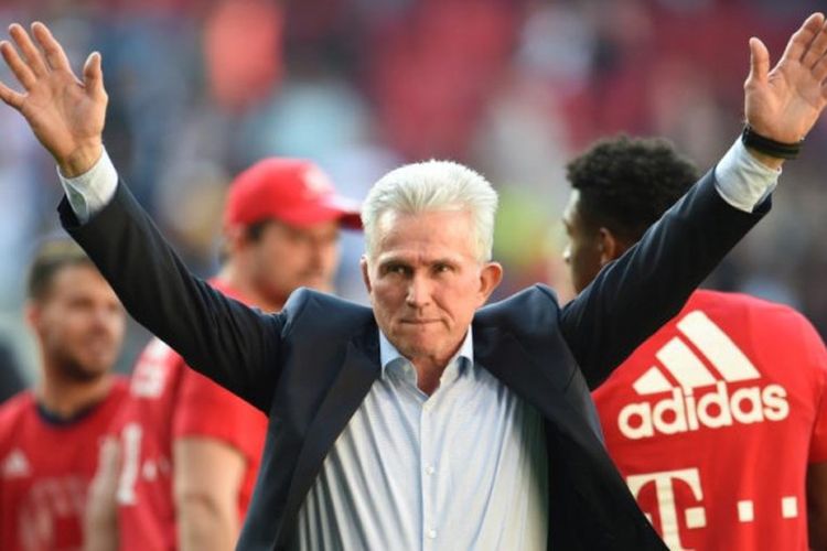 Reaksi Jupp Heynckes setelah Bayern Muenchen dipastikan menjuarai Liga Jerman setuntasnya partai kontra Augsburg, 7 April 2018.