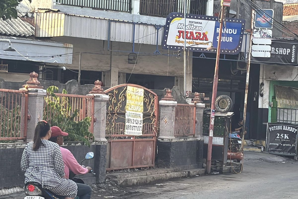 Kondisi rumah kosong setelah dibersihkan dari tumpukan sampah, Kamis (9/1/2025).