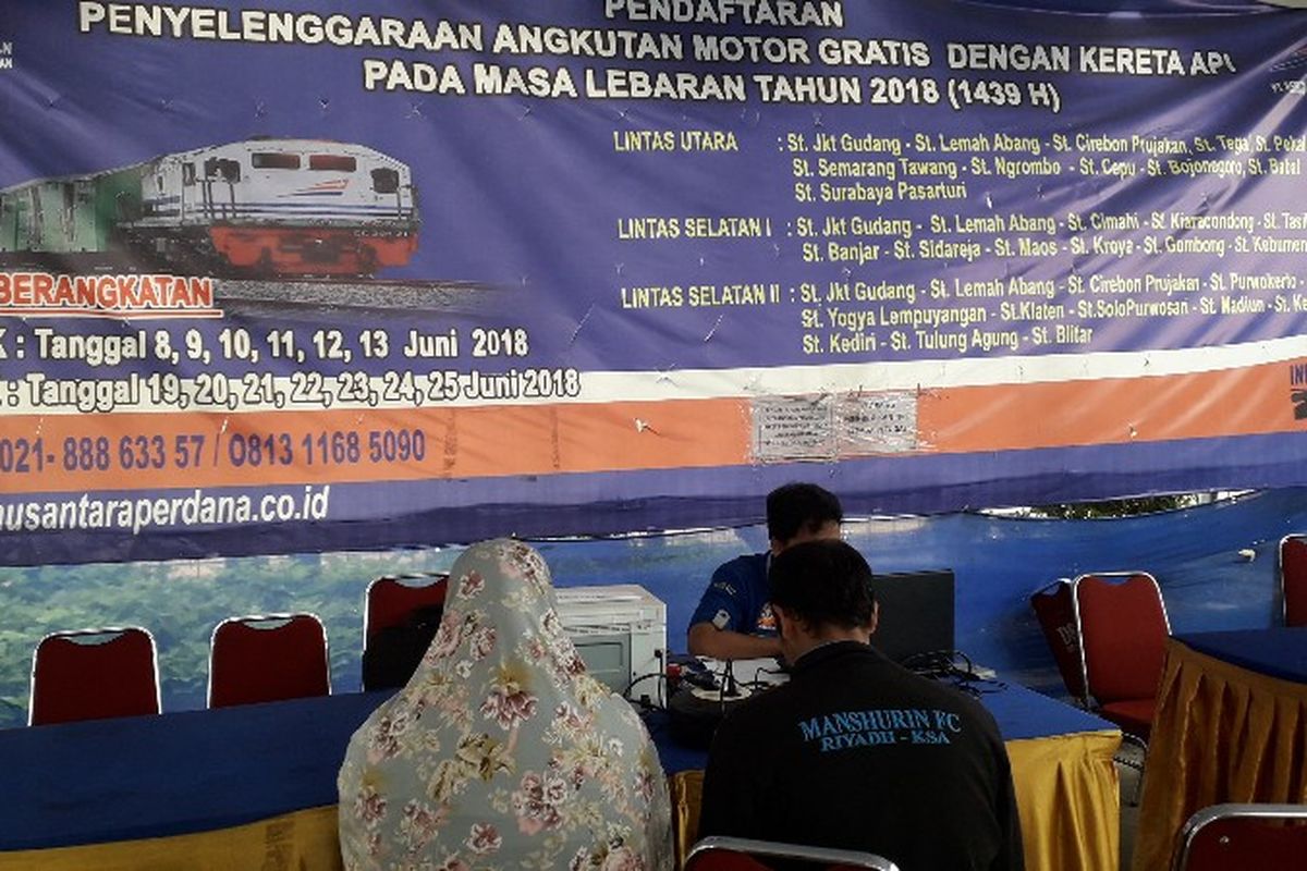 Kemenhub memberikan layanan mudik angkutan motor gratis yang dibuka mulai 9 Febuari - 24 Juni 2018 dari stasiun di Jakarta ke beberapa stasiun daerah.