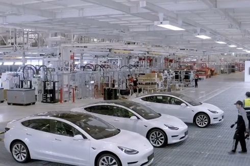 Luhut Kembali Singgung Investasi Tesla di Indonesia