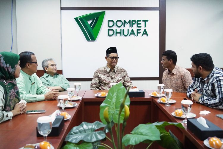 Kunjungan manajemen NAMA Foundation, Malaysia ke kantor Dompet Dhuafa untuk menguatkan KolaborAksi program-program kebaikan, Jakarta, (9/5/2024).