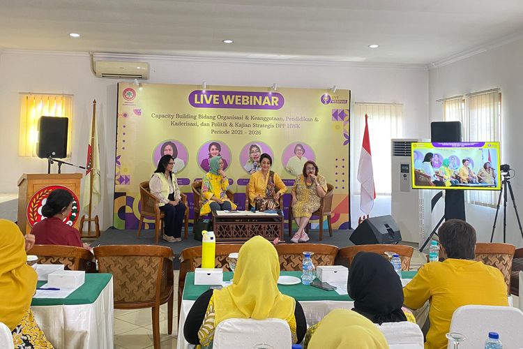 Acara peningkatan kapasitas bertajuk Perempuan sebagai Agen Perubahan Dalam Meneguhkan Persatuan Nasional yang diselenggarakan Himpunan Wanita Karya (HWK) di Jakarta, Rabu (3/6/2024).
