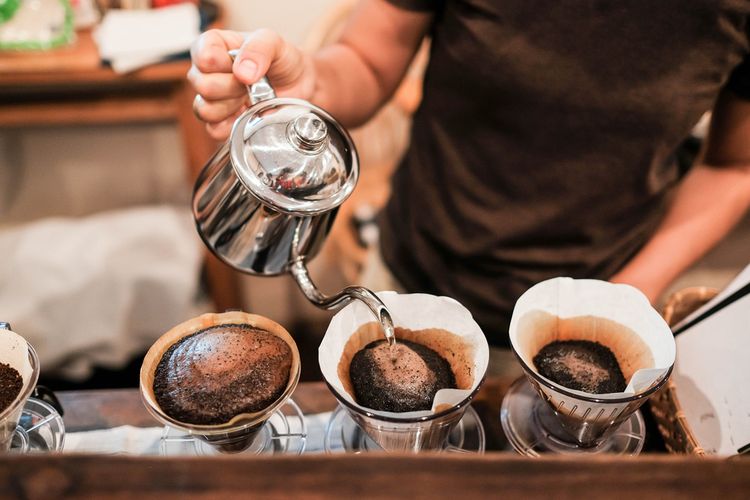 Ilustrasi apakah kopi hitam tanpa gula bisa menurunkan kolesterol?