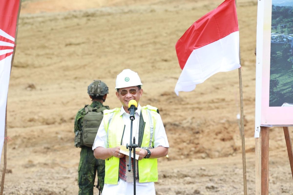 Menteri Dalam Negeri (Mendagri) Muhammad Tito Karnavian melakukan kunjungan kerja ke Wamena, Kabupaten Jayawijaya, Papua Pegunungan, Selasa (12/8/2025). 
