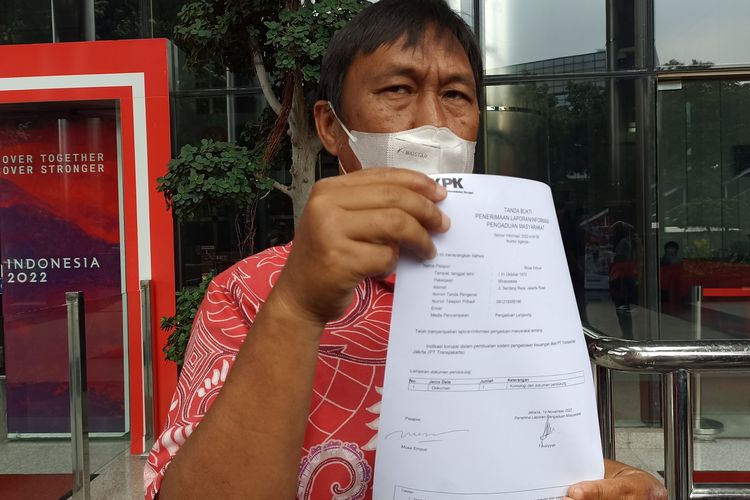 Mantan anggota Dewan Transportasi Kota Jakarta Musa Emyus menyebut kerugian dalam dugaan korupsi dalam penerapan pembayaran tap in dan tap out oleh PT Transjakarta mencapai Rp 1,6 miliar per hari, Senin (14/11/2022).