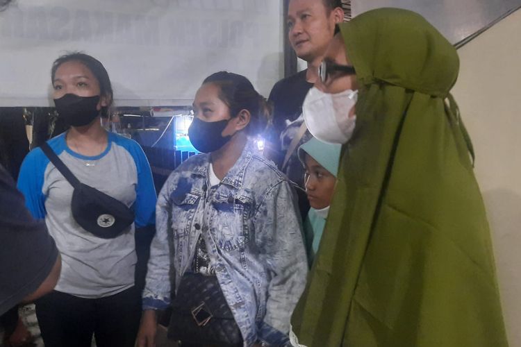 Satu keluarga di RW 003 Kelurahan Cipinang Melayu, Kecamatan Makasar, Jakarta Timur, diserang oleh sekelompok pemuda pada Sabtu (1/1/2022) dini hari.
